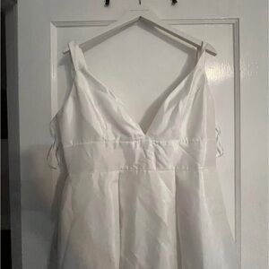 Elegant White Sleeveless Dress